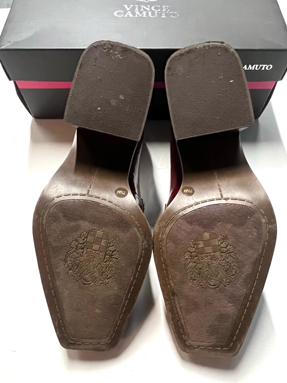 NIB Vince Camuto Segellis Red Currant Brushed Patent Leather Loafers - Picture 6 of 12